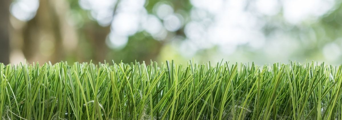 close up of green synthetic turf - Spade Landscaping synthetic turf